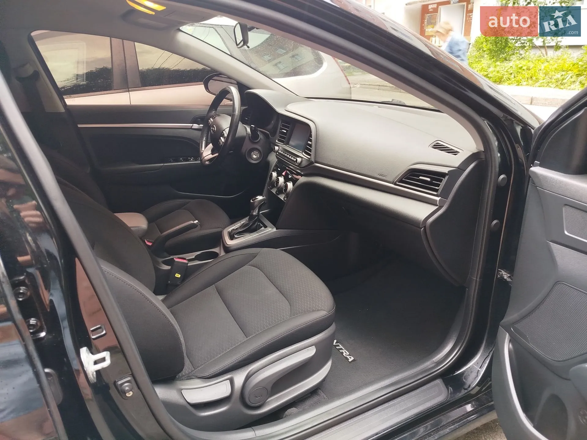 2019 Hyundai Elantra - мініатюра 19