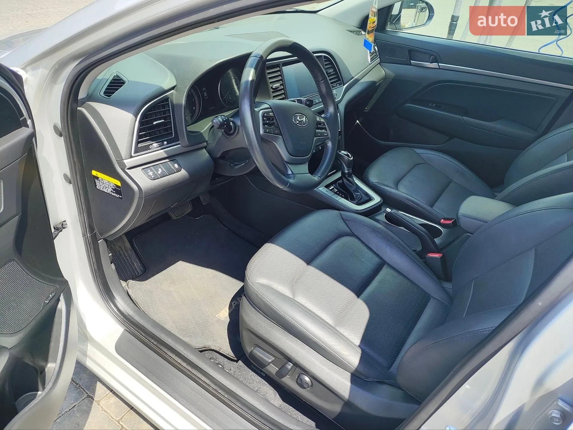 2017 Hyundai Elantra - мініатюра 7
