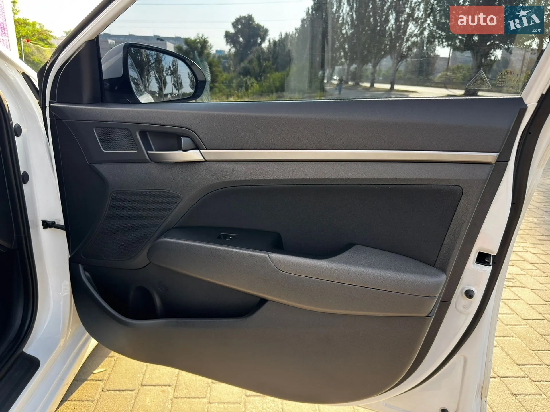 2016 Hyundai Elantra - мініатюра 16