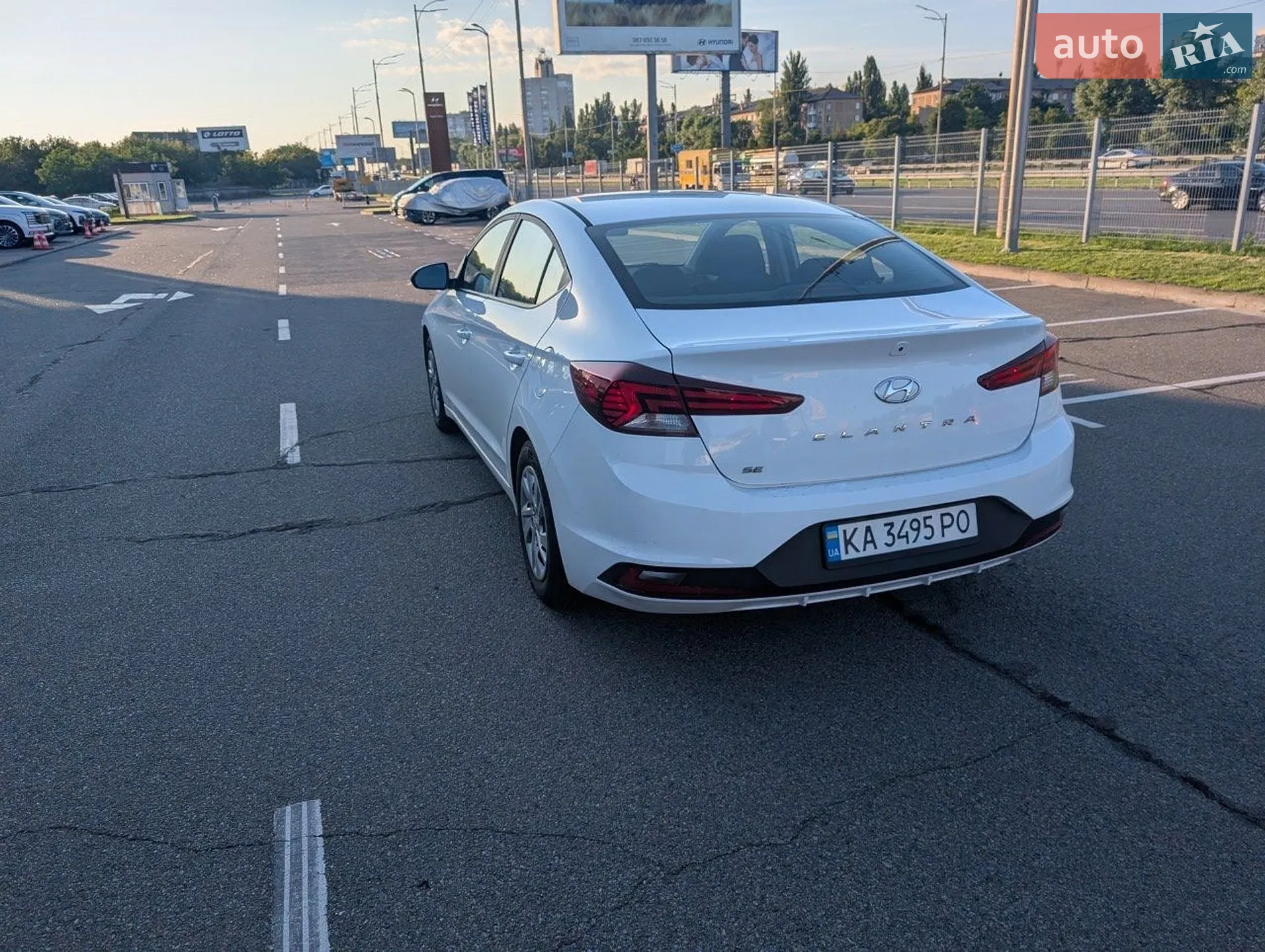 2019 Hyundai Elantra - мініатюра 3