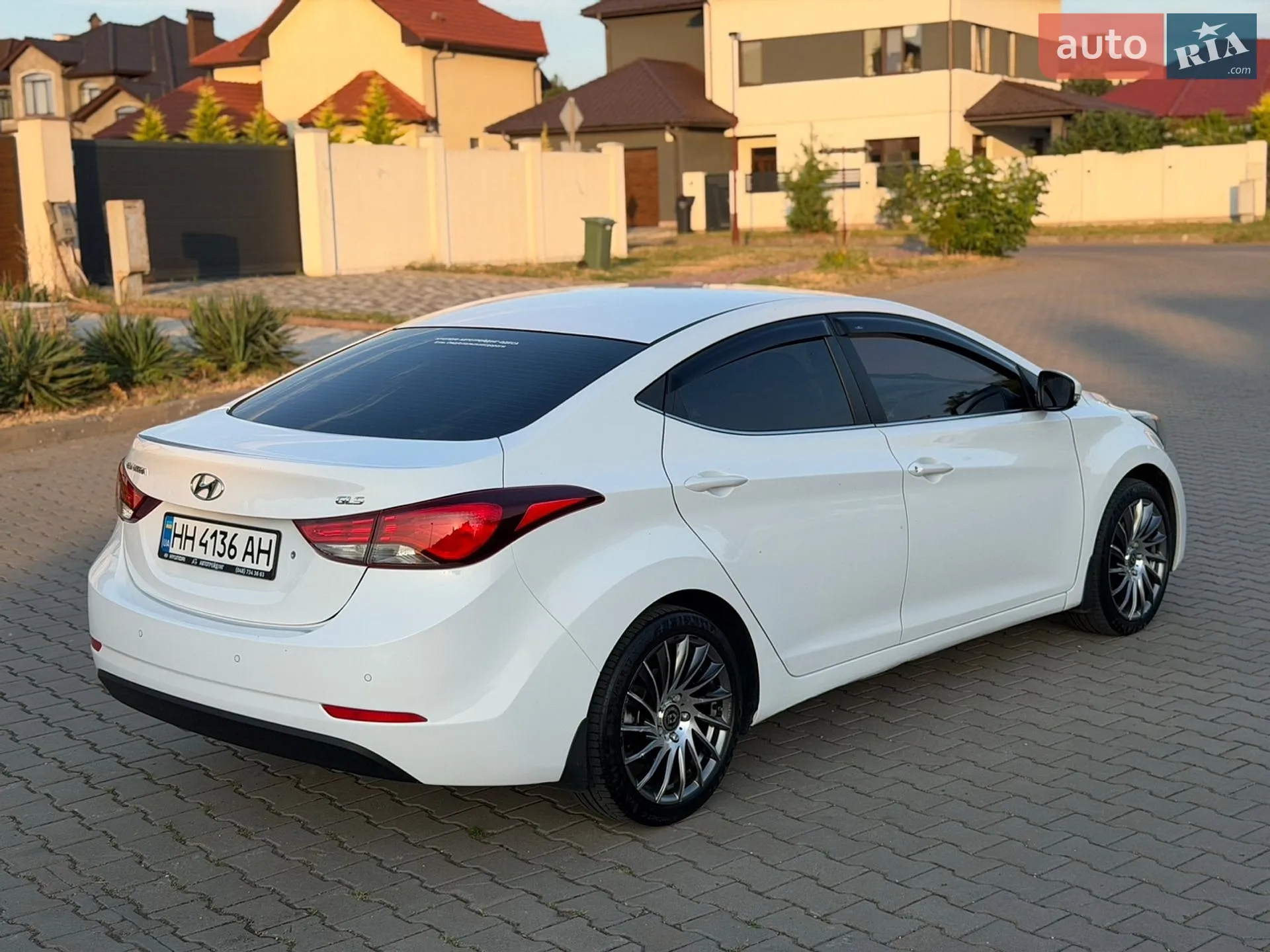 2015 Hyundai Elantra - мініатюра 10