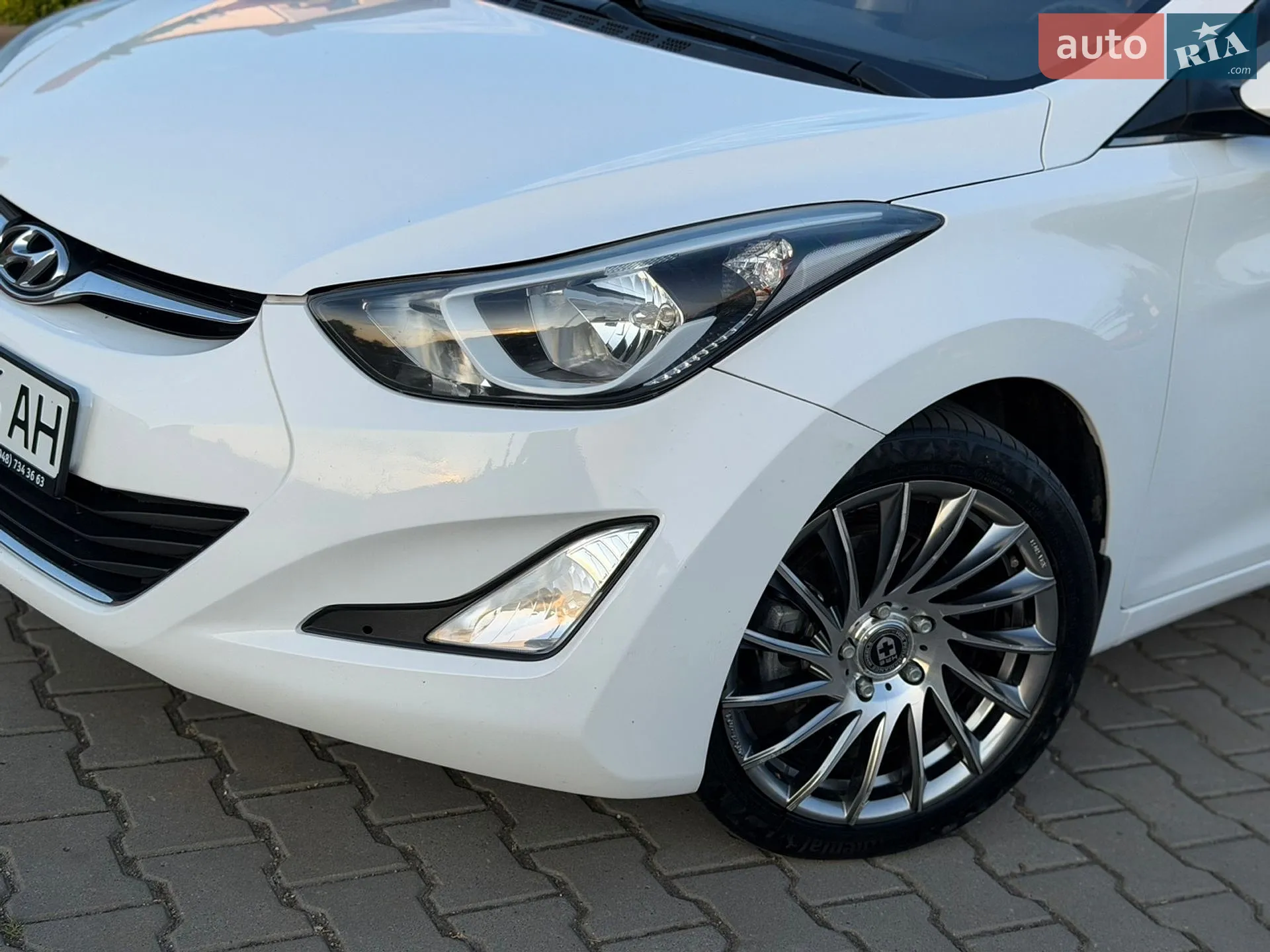 2015 Hyundai Elantra - мініатюра 24