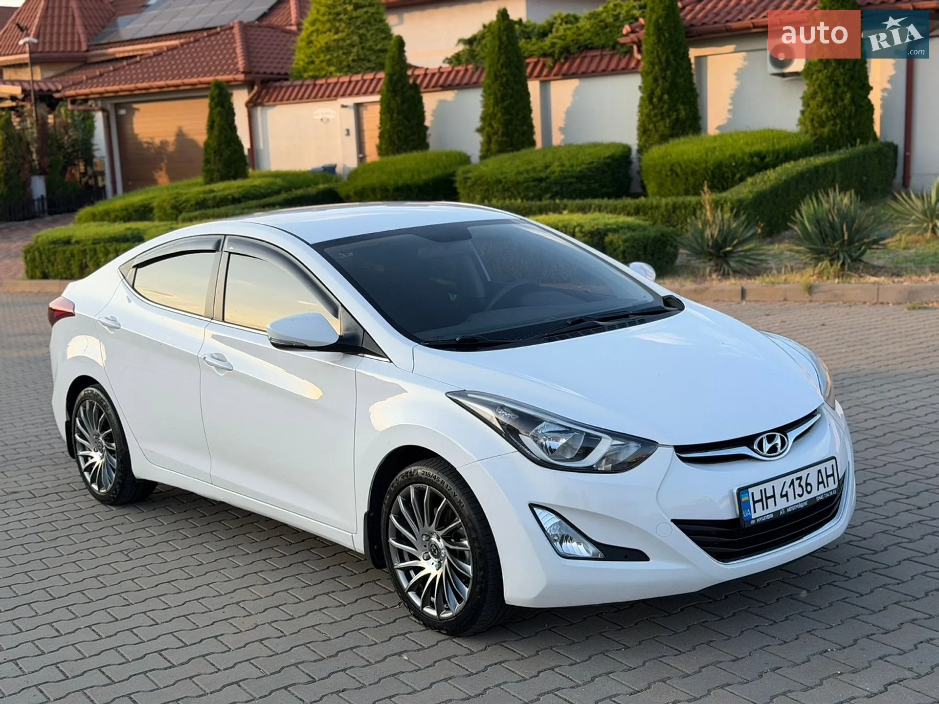 2015 Hyundai Elantra - мініатюра 32