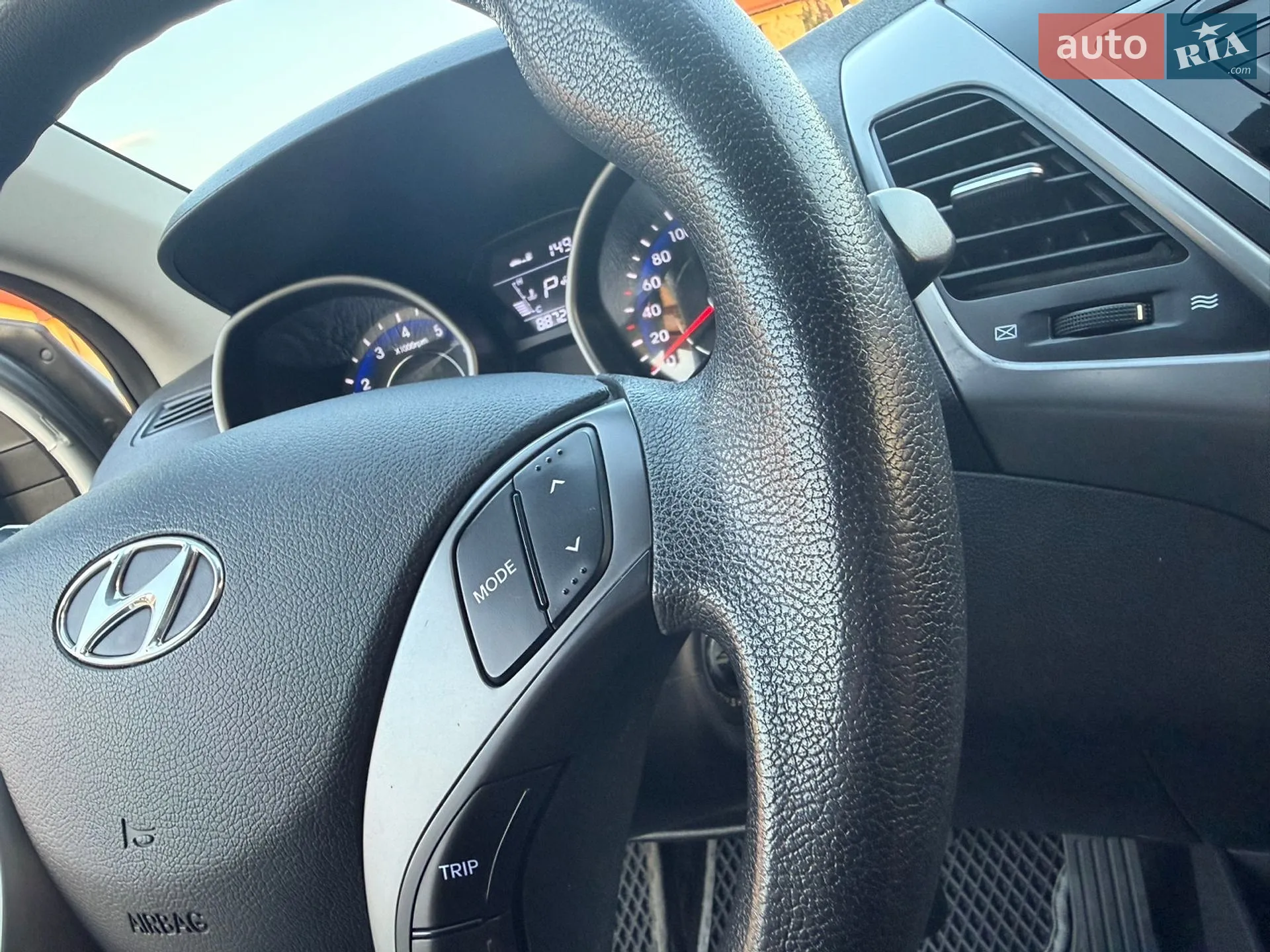 2015 Hyundai Elantra - мініатюра 47