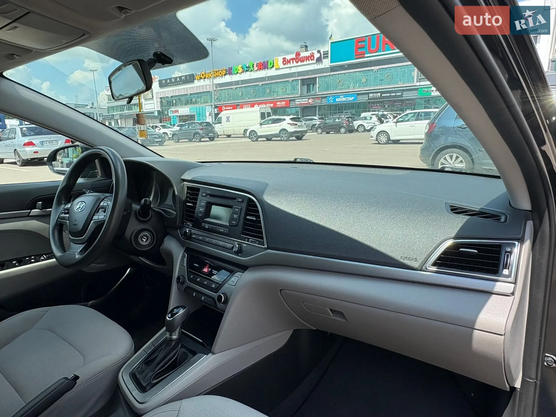 2018 Hyundai Elantra - мініатюра 23