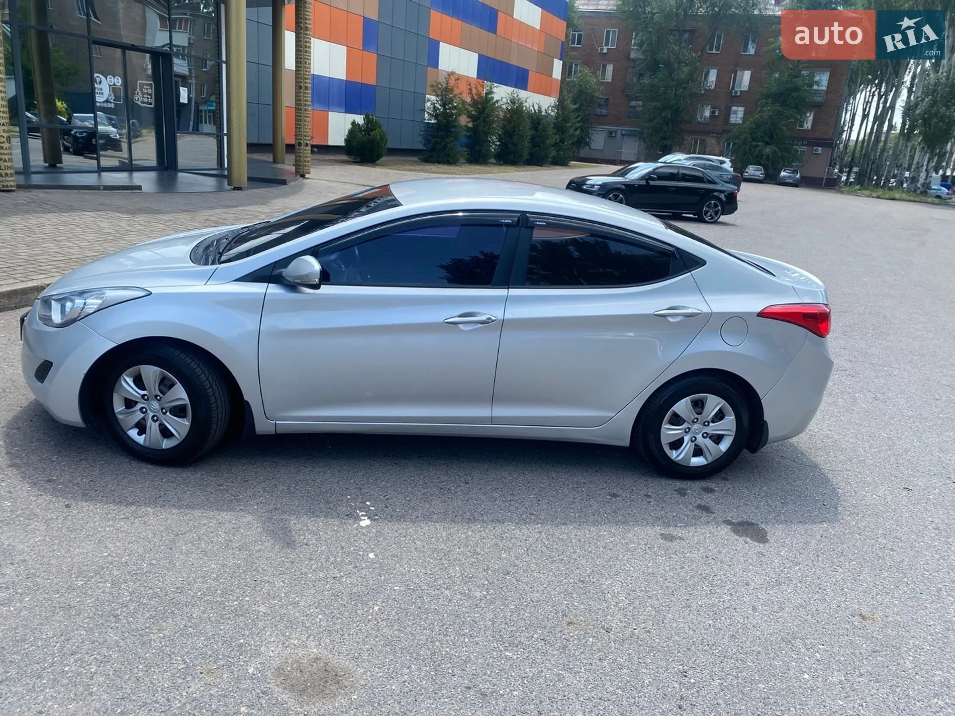2013 Hyundai Elantra - мініатюра 3