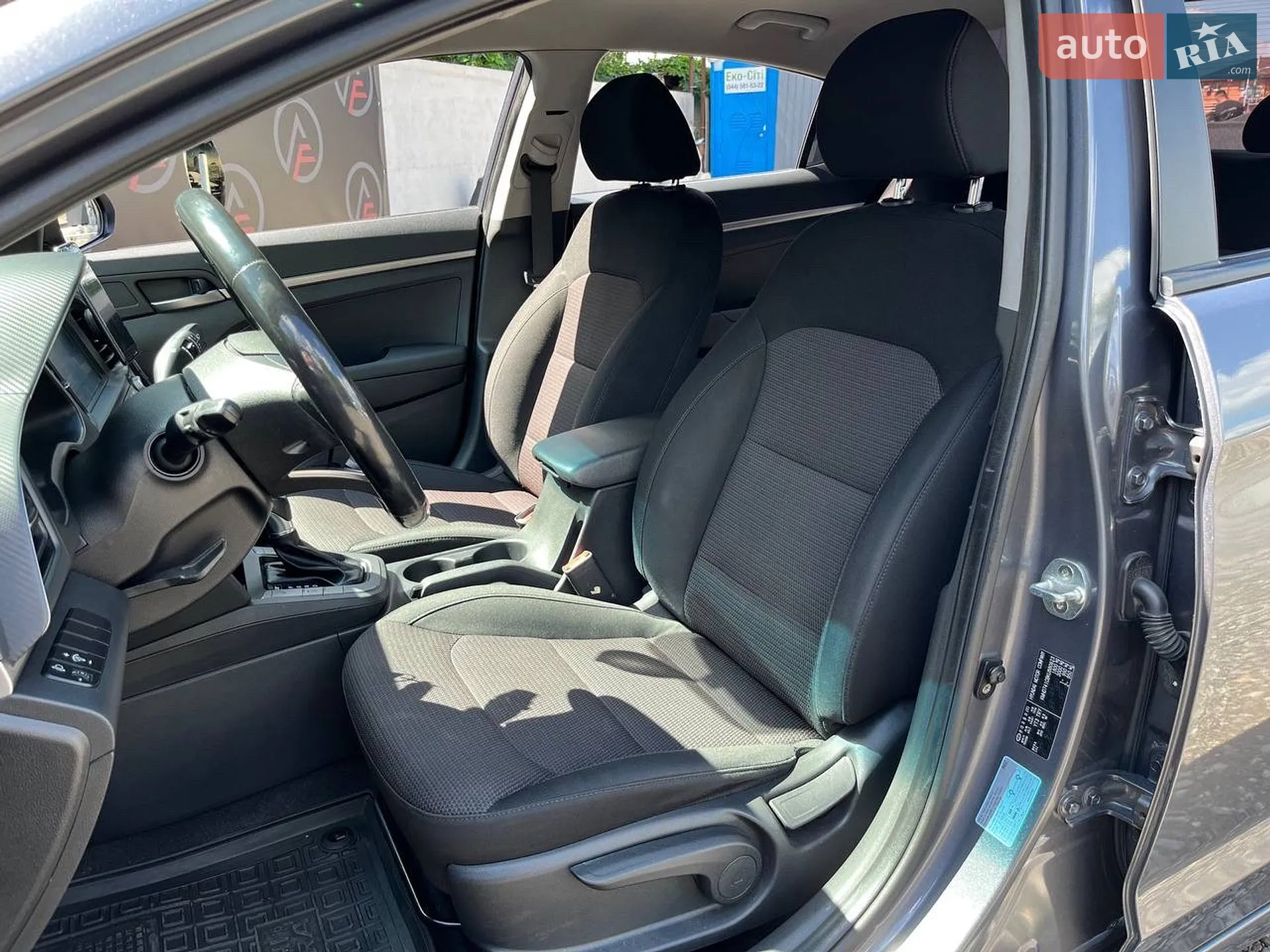 2019 Hyundai Elantra - мініатюра 9