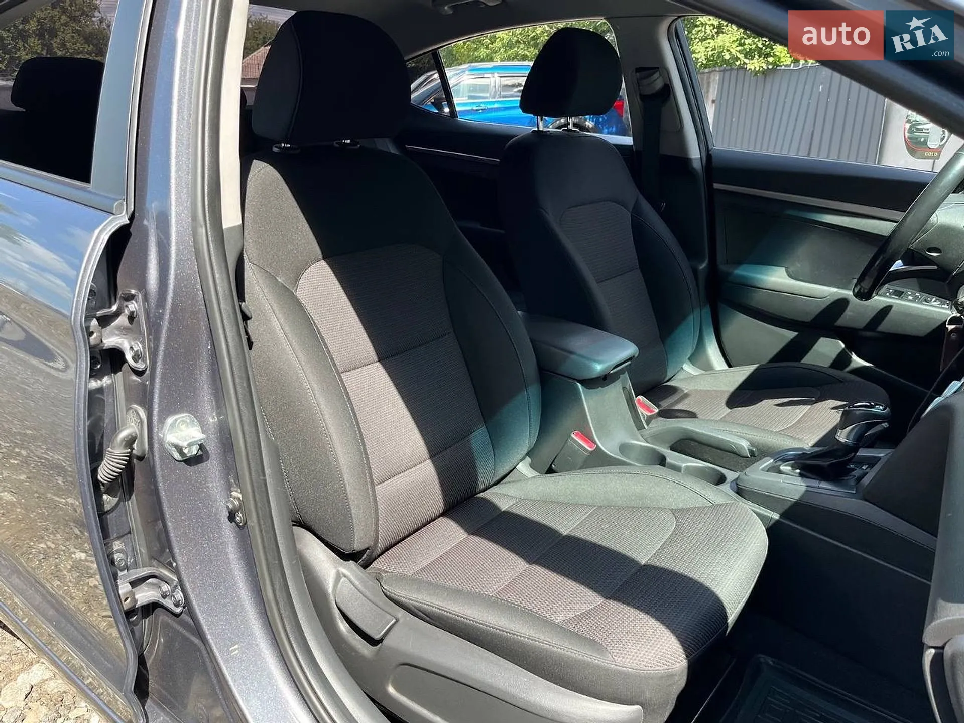 2019 Hyundai Elantra - мініатюра 12