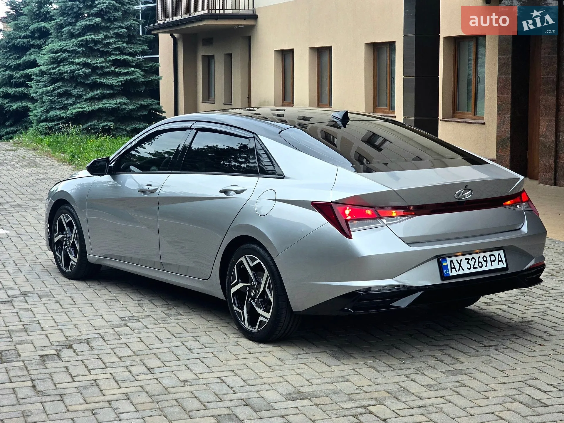 2020 Hyundai Elantra - мініатюра 12