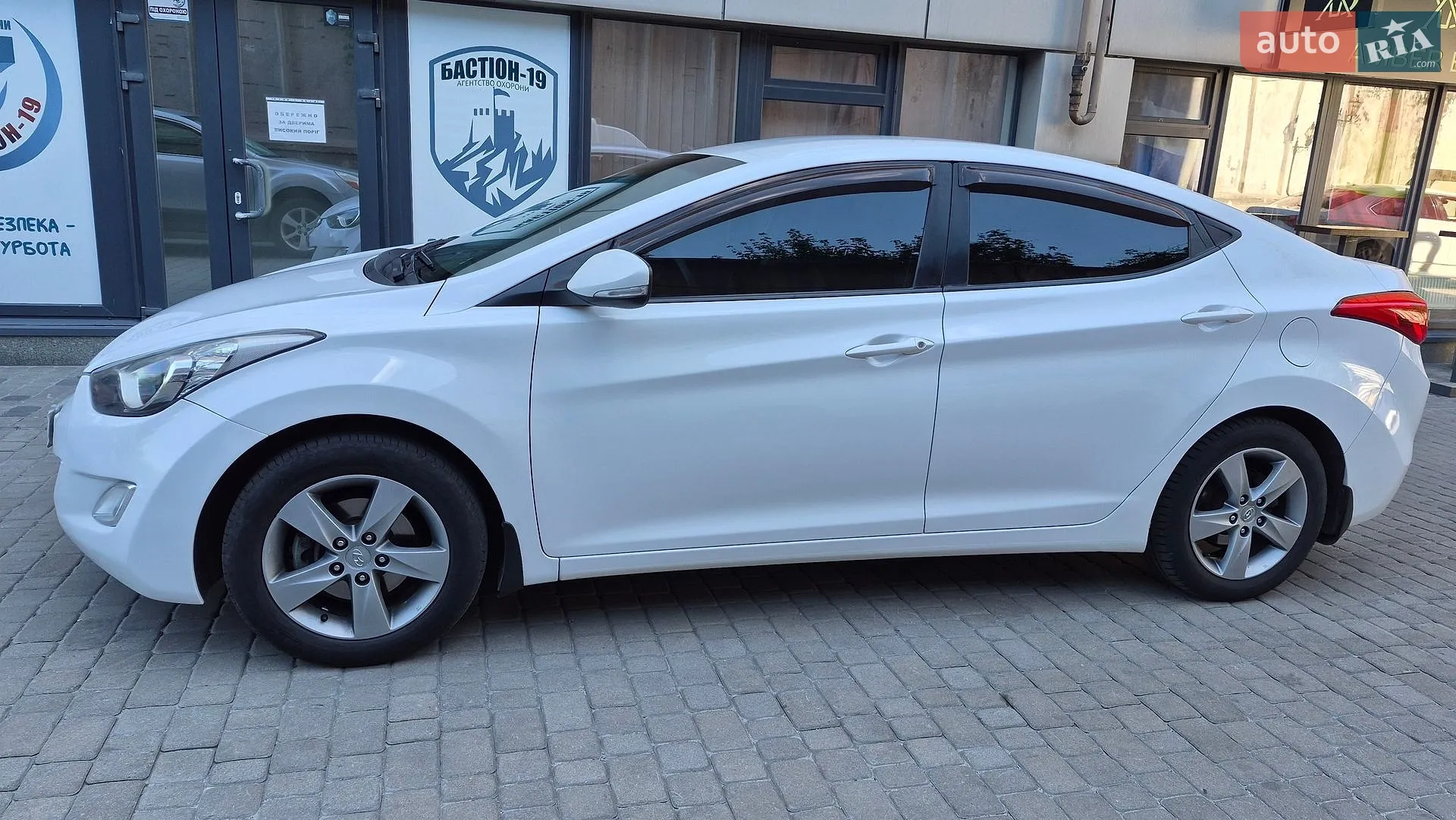 2013 Hyundai Elantra - мініатюра 11