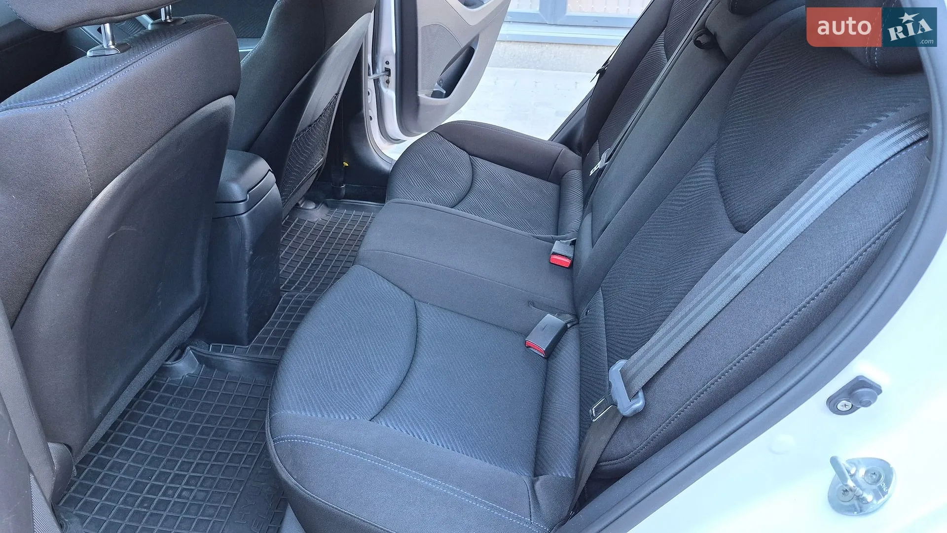 2013 Hyundai Elantra - мініатюра 19