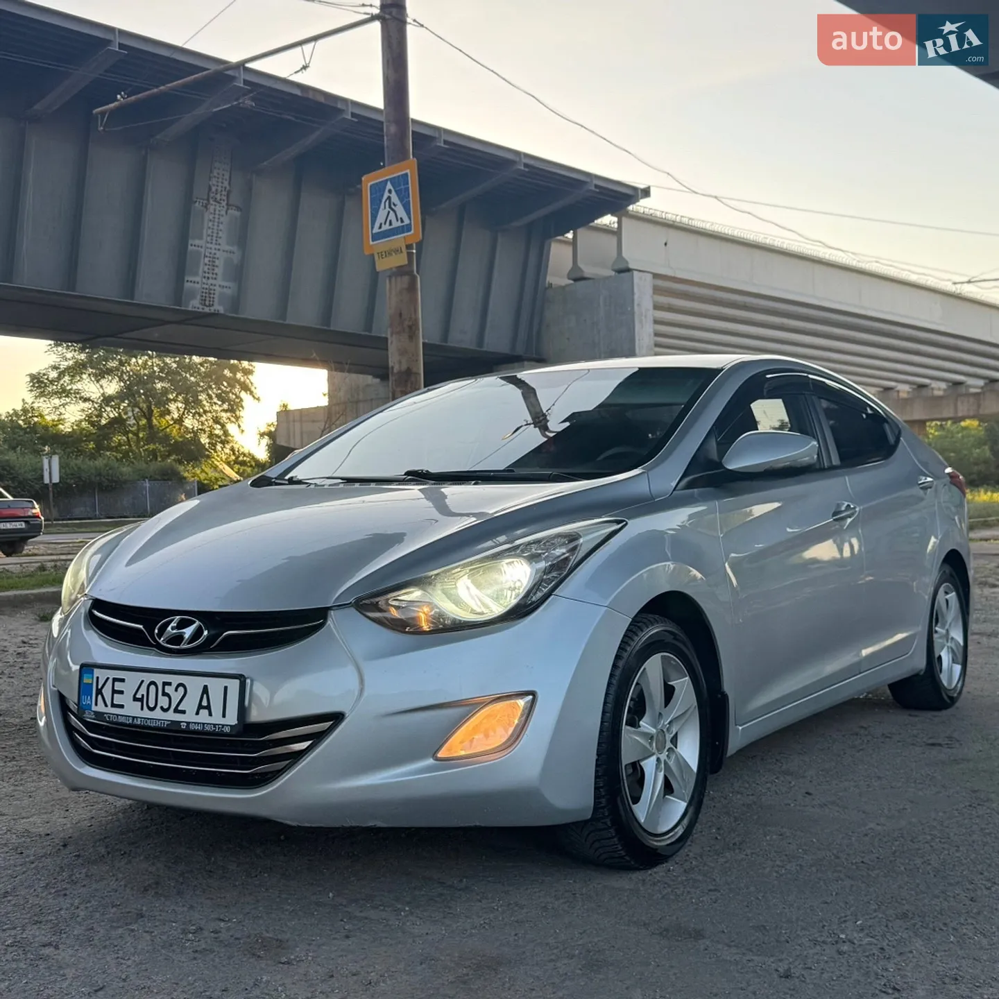 2013 Hyundai Elantra - мініатюра 13
