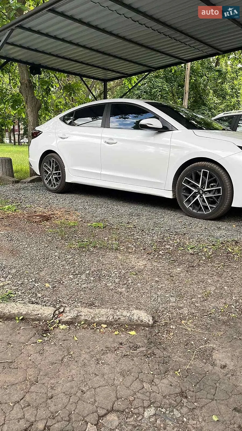 2019 Hyundai Elantra - мініатюра 2