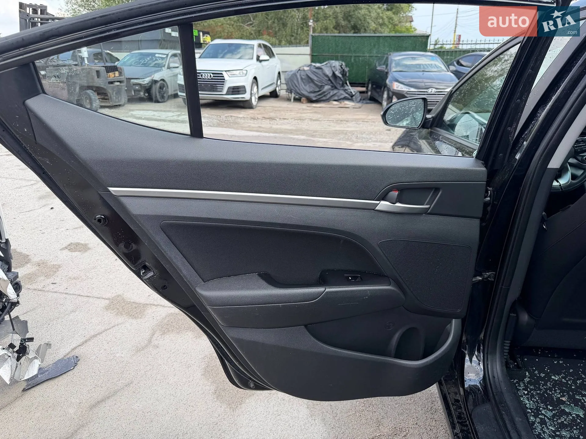 2018 Hyundai Elantra - мініатюра 28