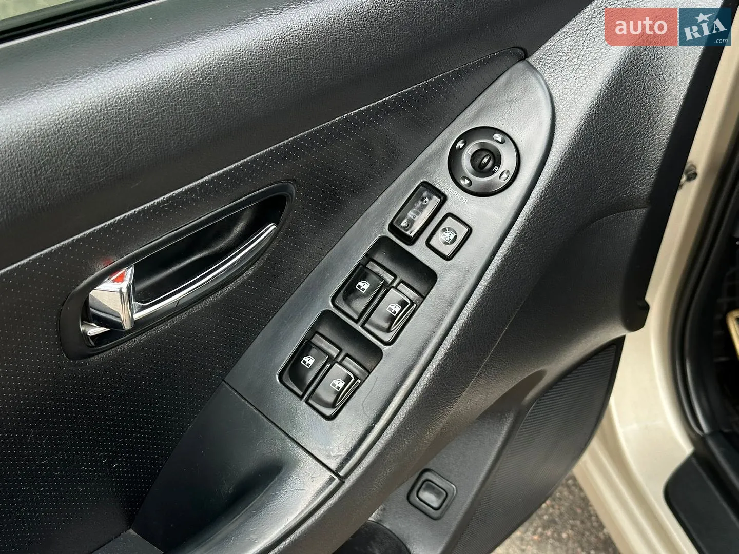 2010 Hyundai Elantra - мініатюра 26