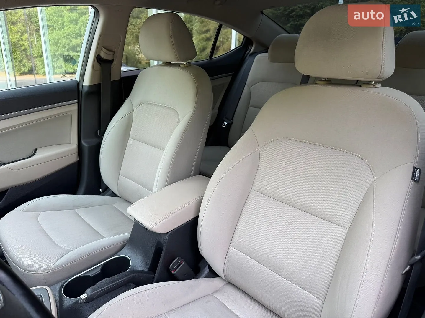 2016 Hyundai Elantra - мініатюра 17