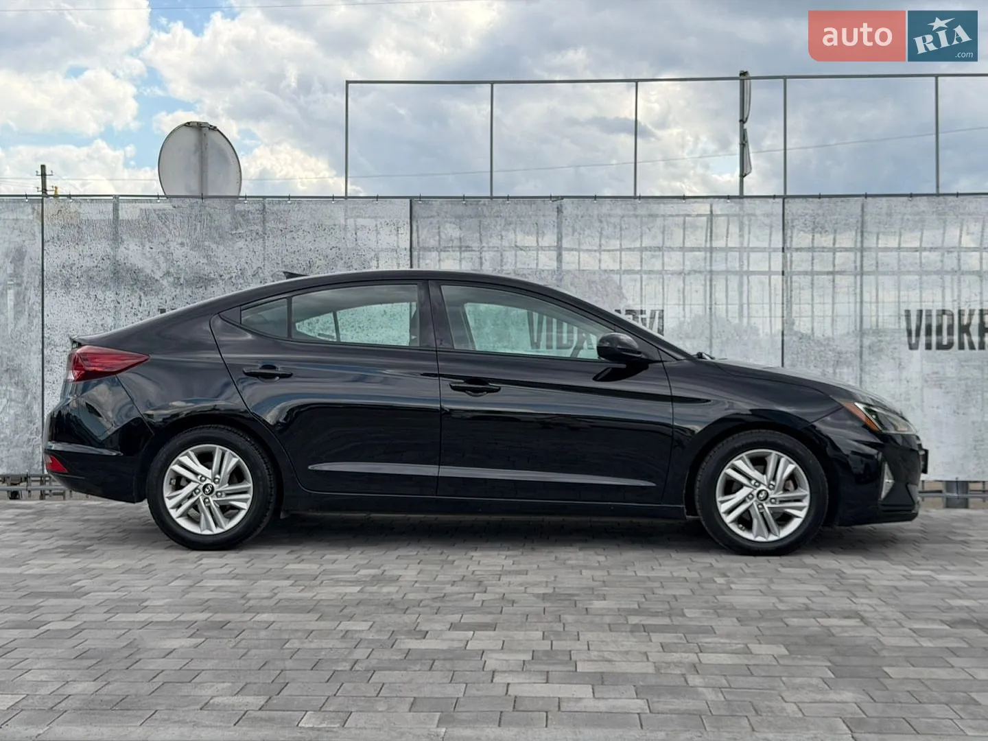 2019 Hyundai Elantra - мініатюра 9