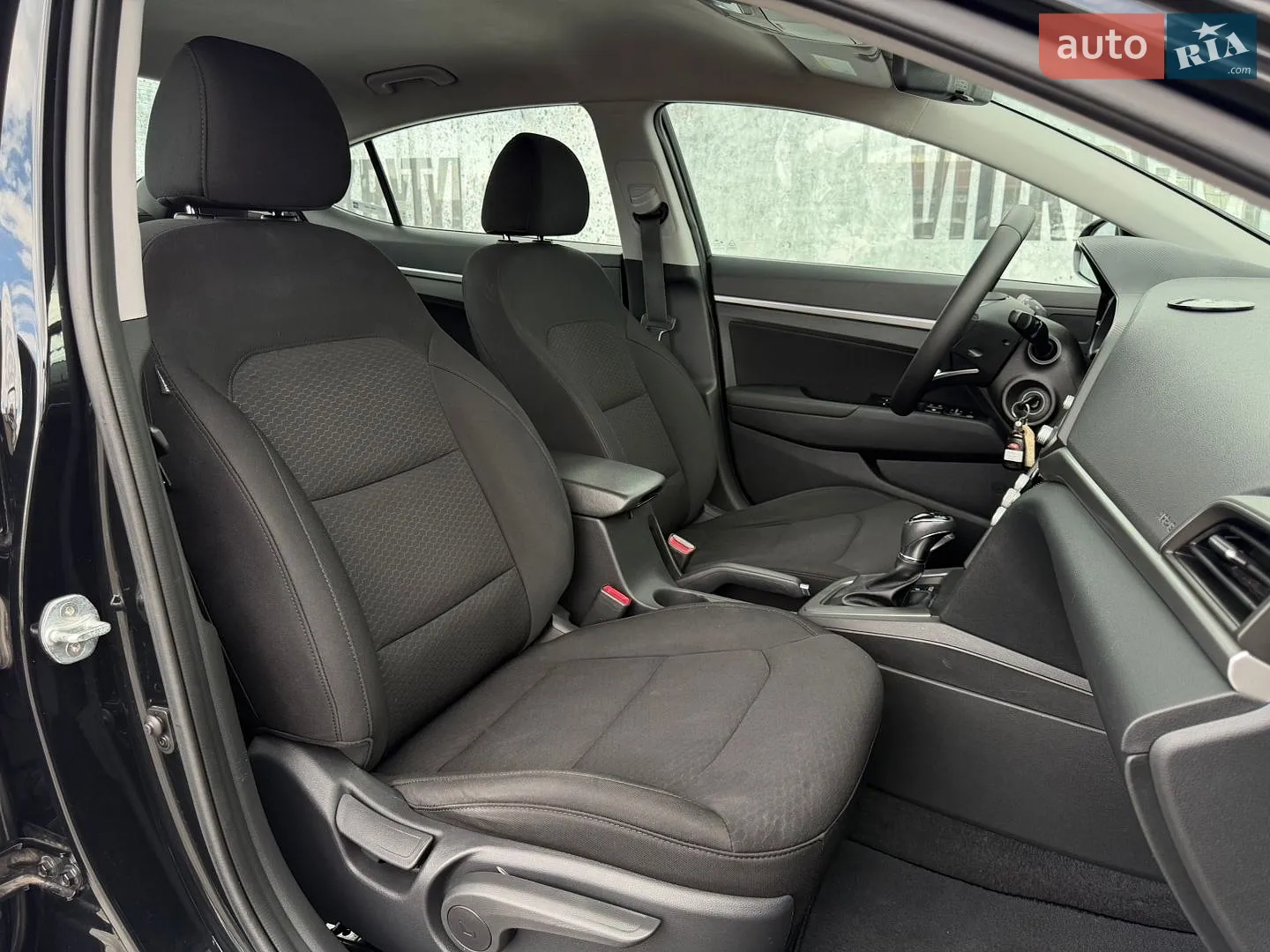 2019 Hyundai Elantra - мініатюра 29