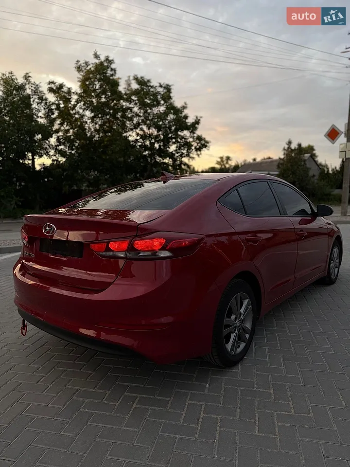 2016 Hyundai Elantra - мініатюра 17