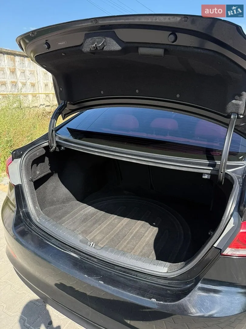 2016 Hyundai Elantra - мініатюра 25