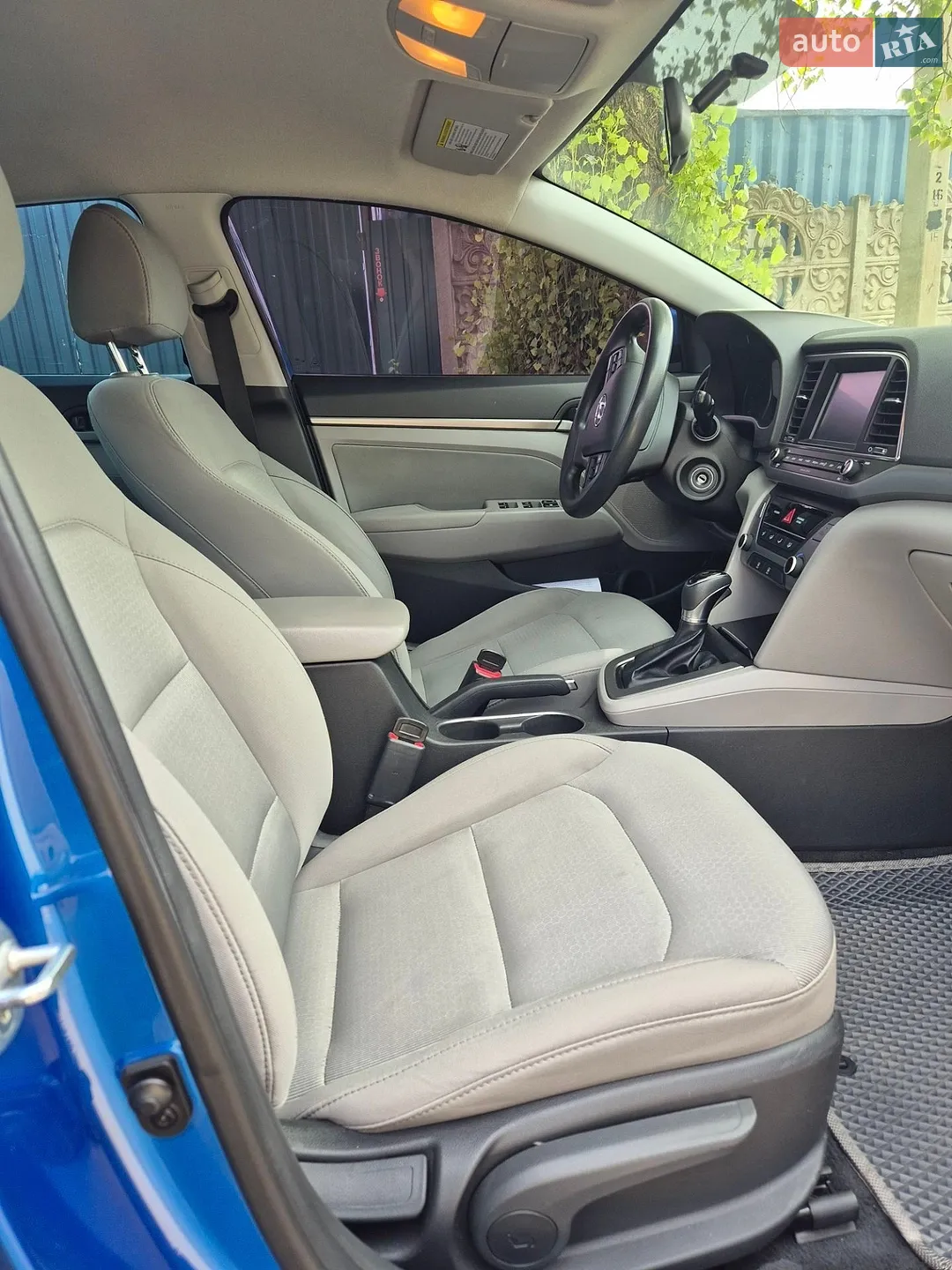 2017 Hyundai Elantra - мініатюра 9