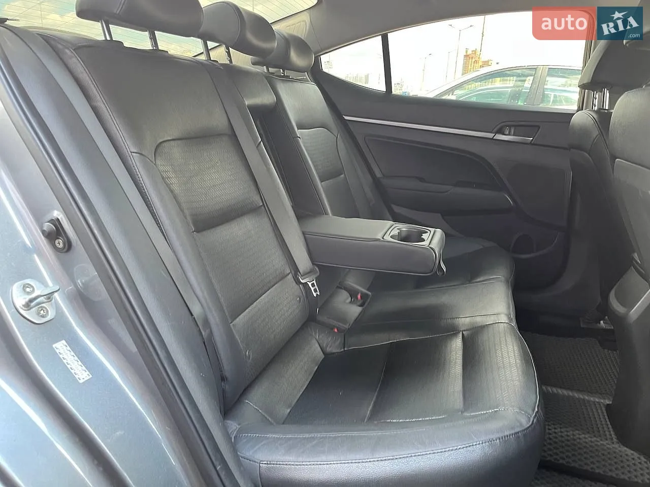 2016 Hyundai Elantra - мініатюра 11