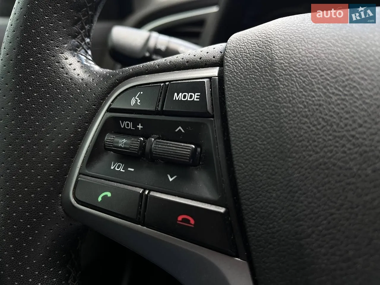 2016 Hyundai Elantra - мініатюра 19
