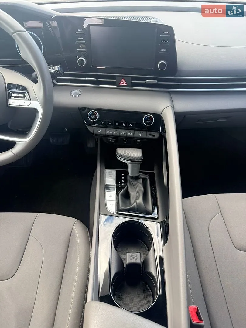 2021 Hyundai Elantra - мініатюра 19