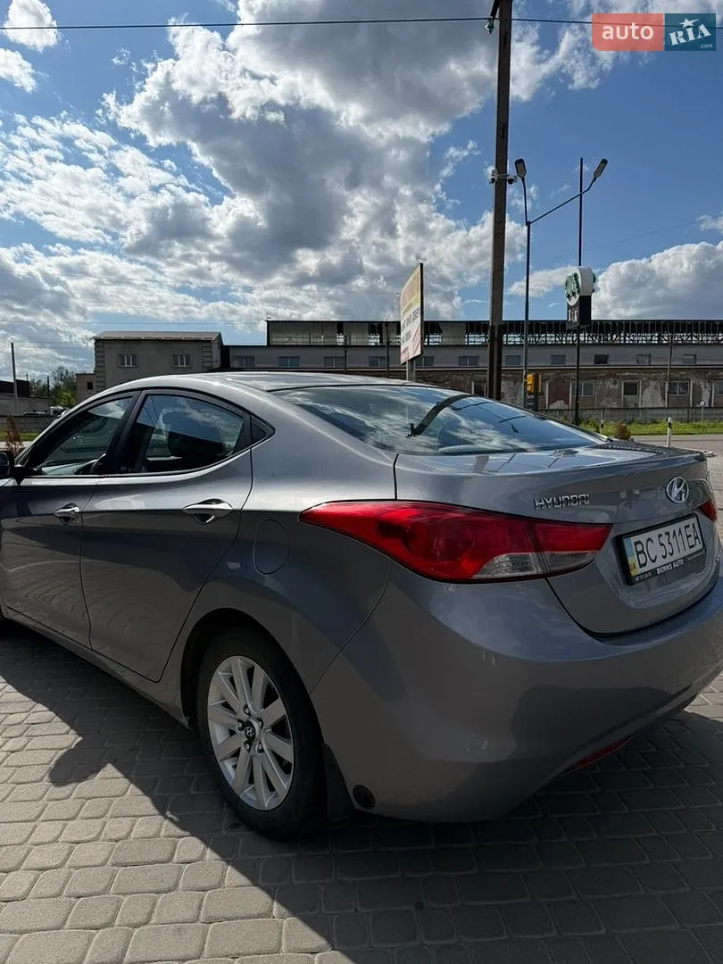 2013 Hyundai Elantra - мініатюра 4