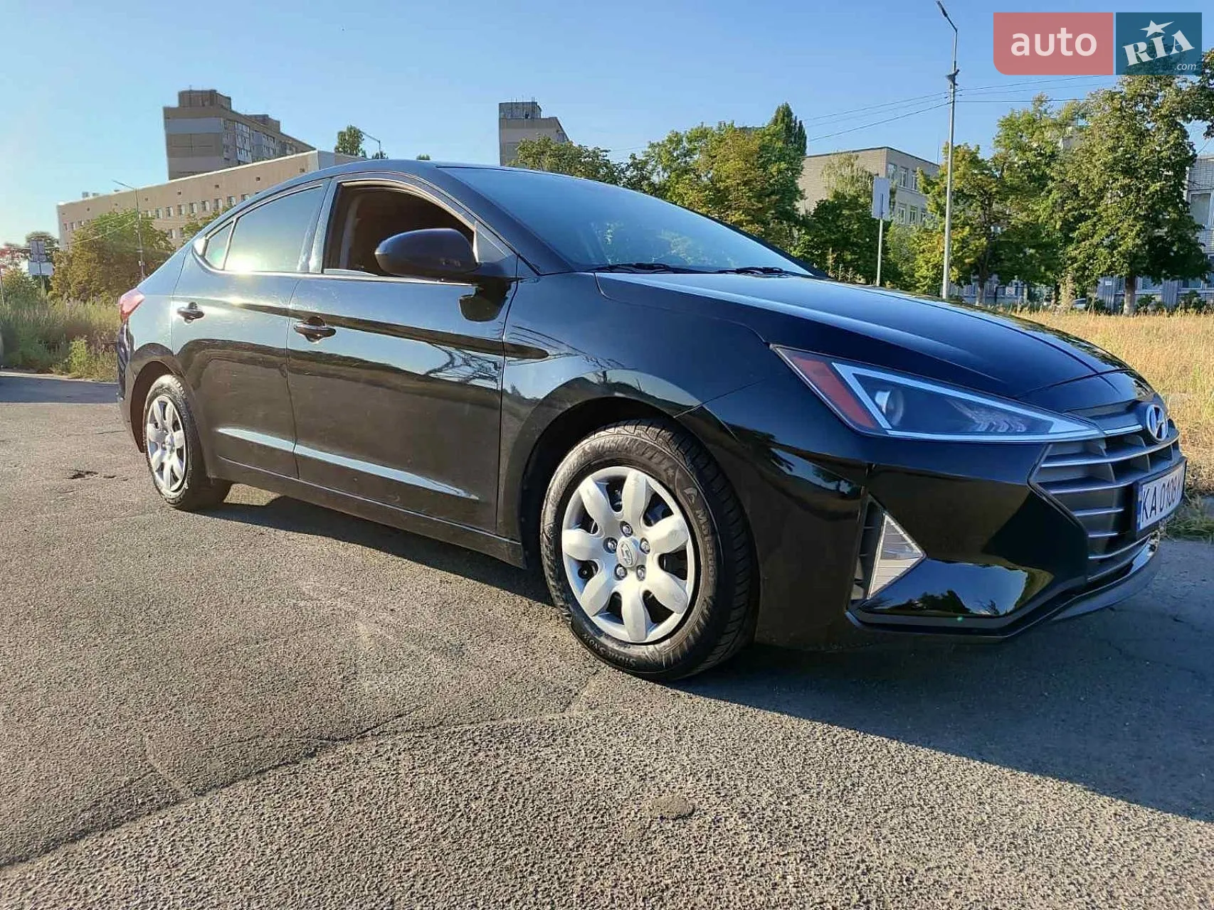 2019 Hyundai Elantra - фото 1