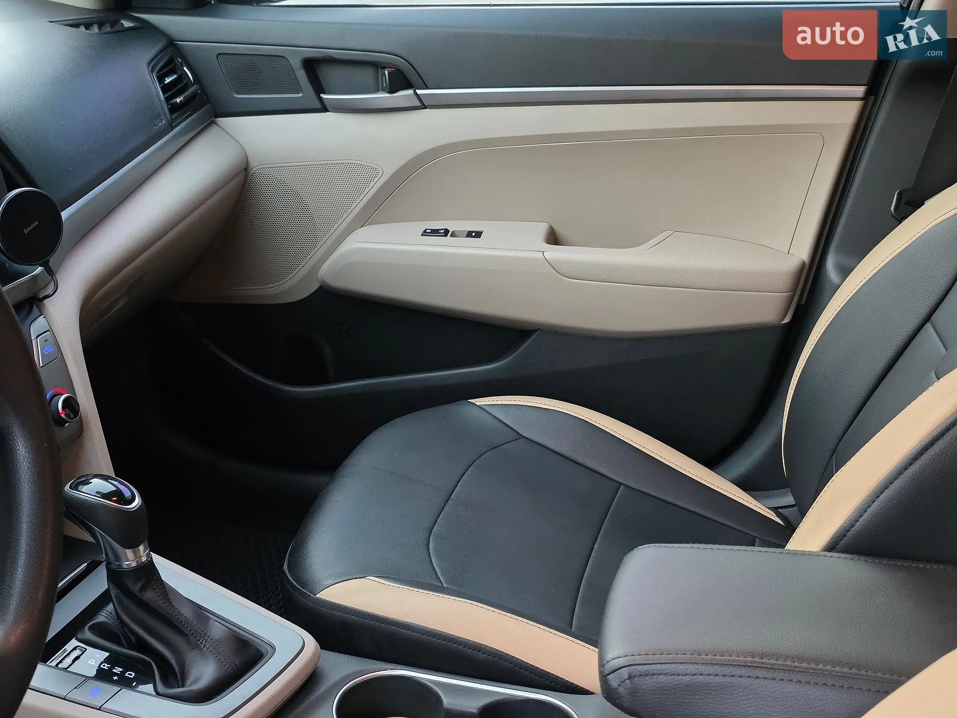 2017 Hyundai Elantra - мініатюра 14