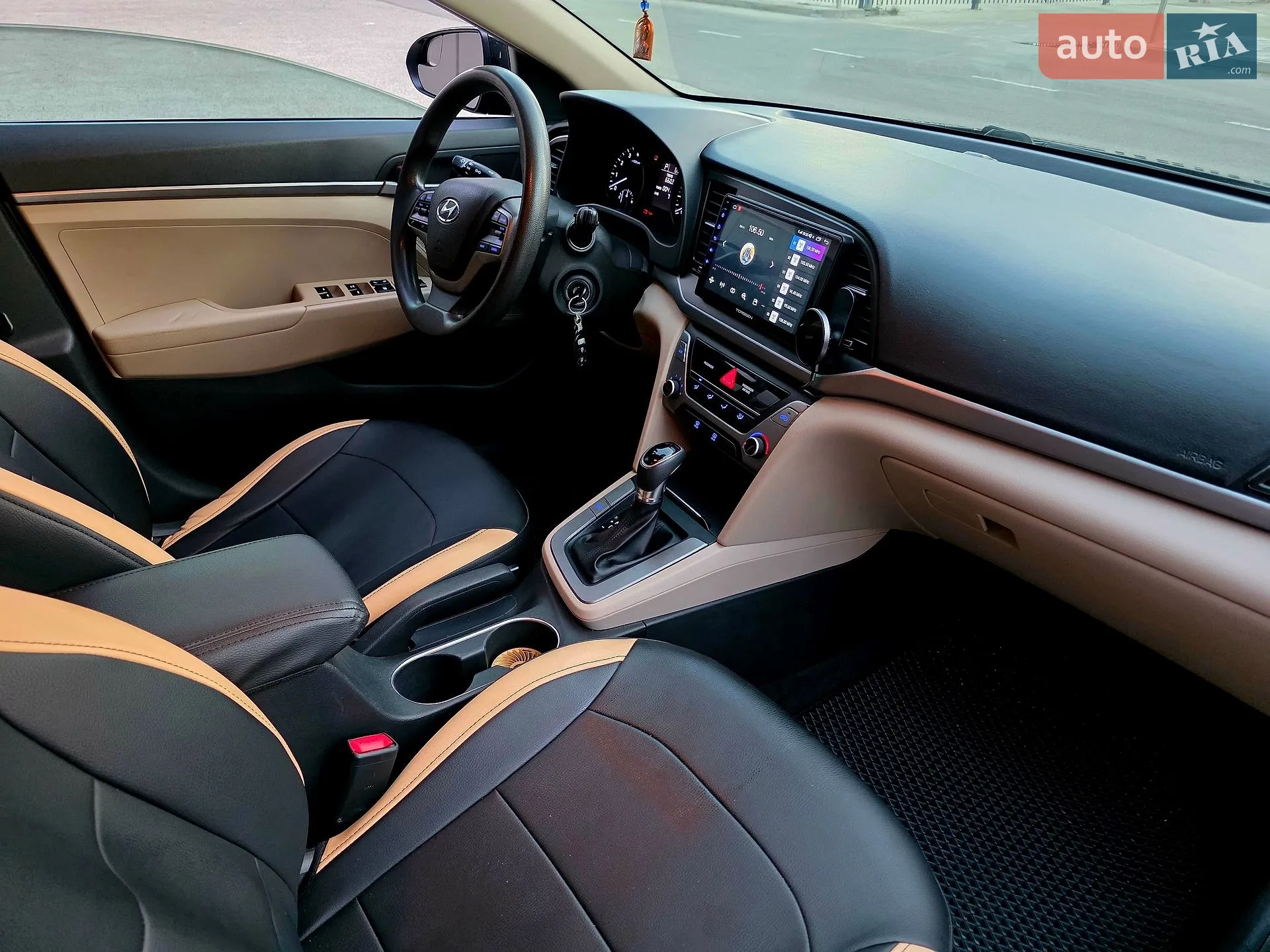 2017 Hyundai Elantra - мініатюра 15