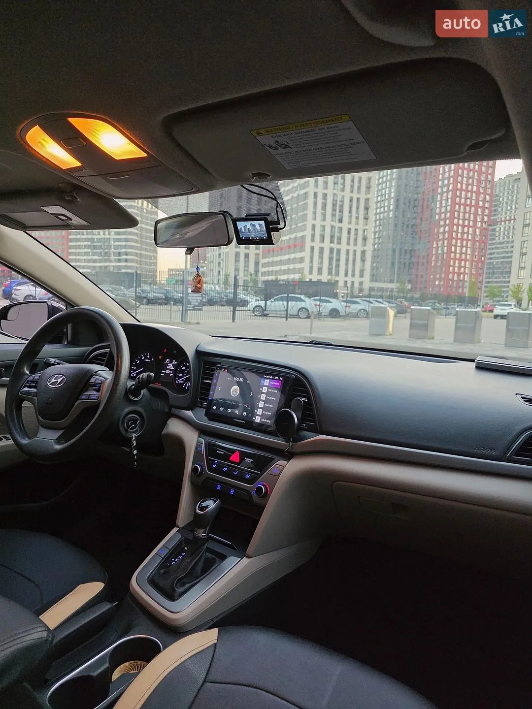2017 Hyundai Elantra - мініатюра 16