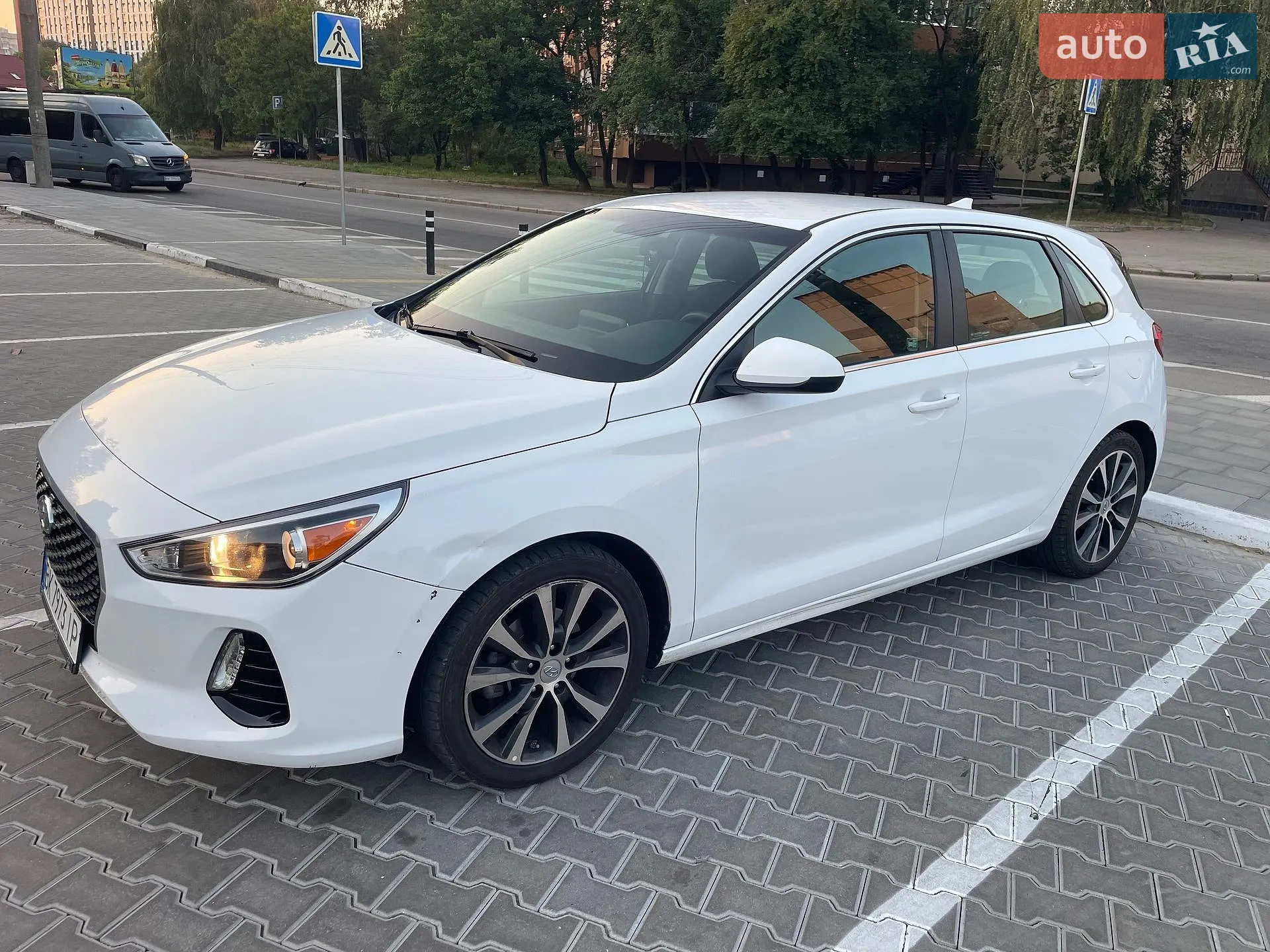 2018 Hyundai Elantra - мініатюра 2