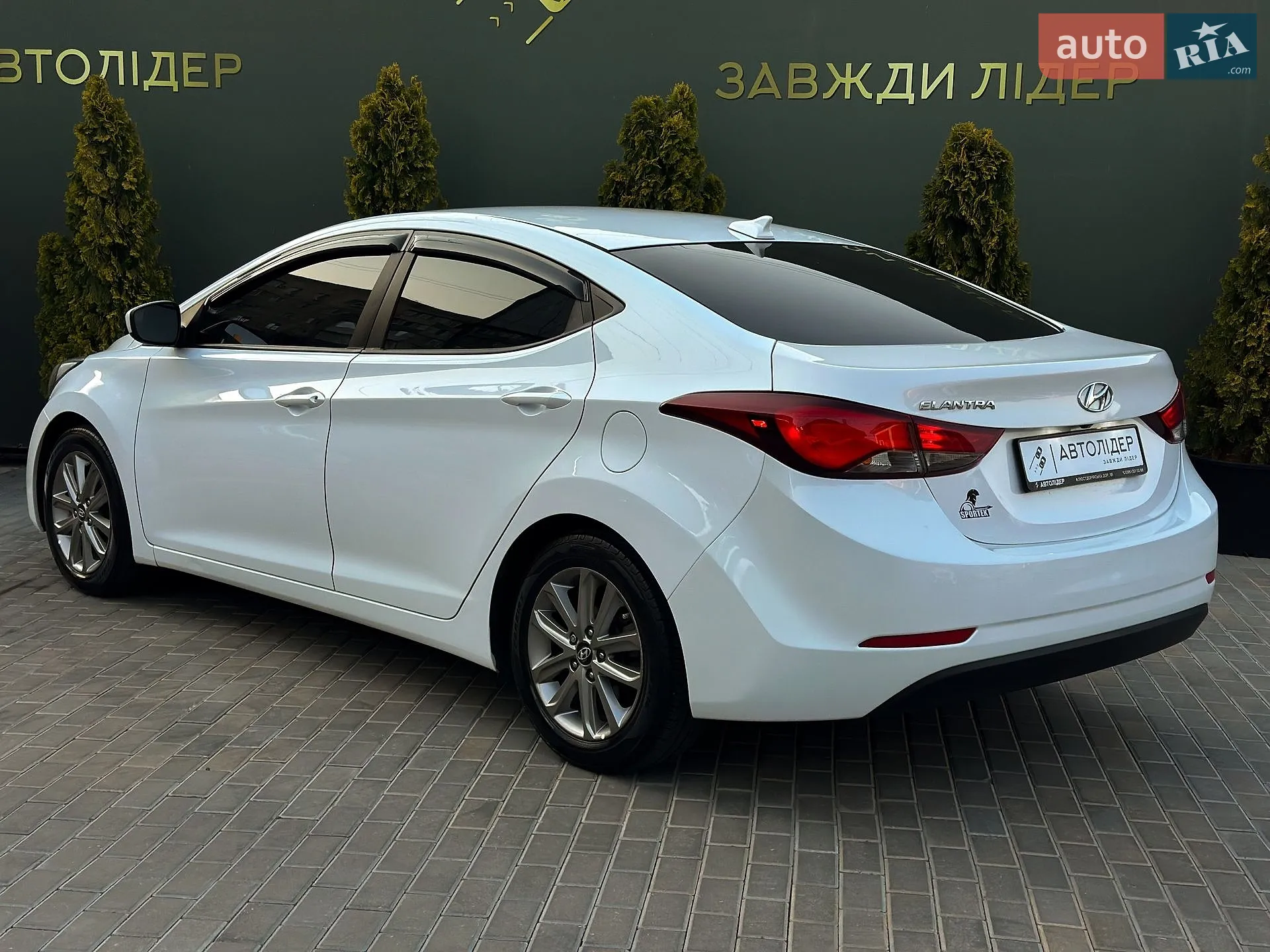 2015 Hyundai Elantra - мініатюра 25