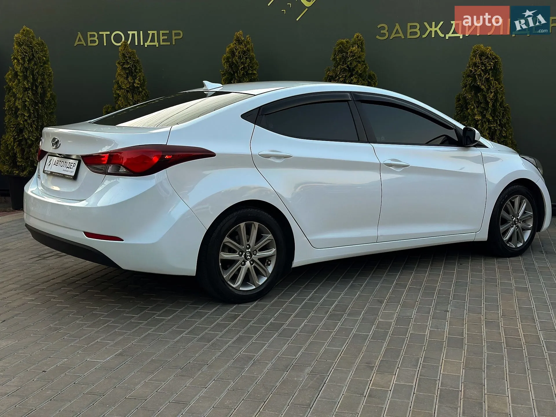 2015 Hyundai Elantra - мініатюра 28