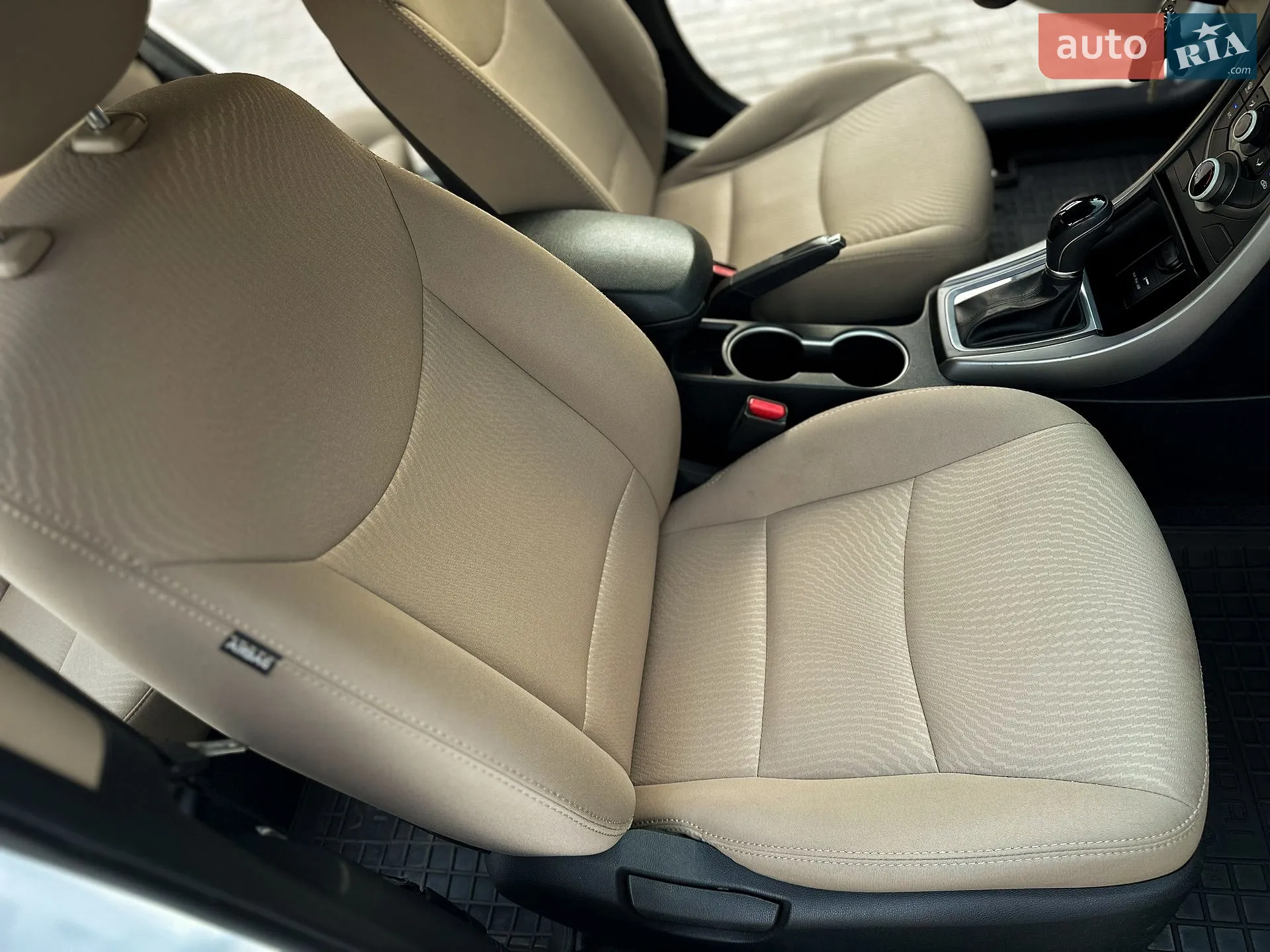 2015 Hyundai Elantra - мініатюра 51