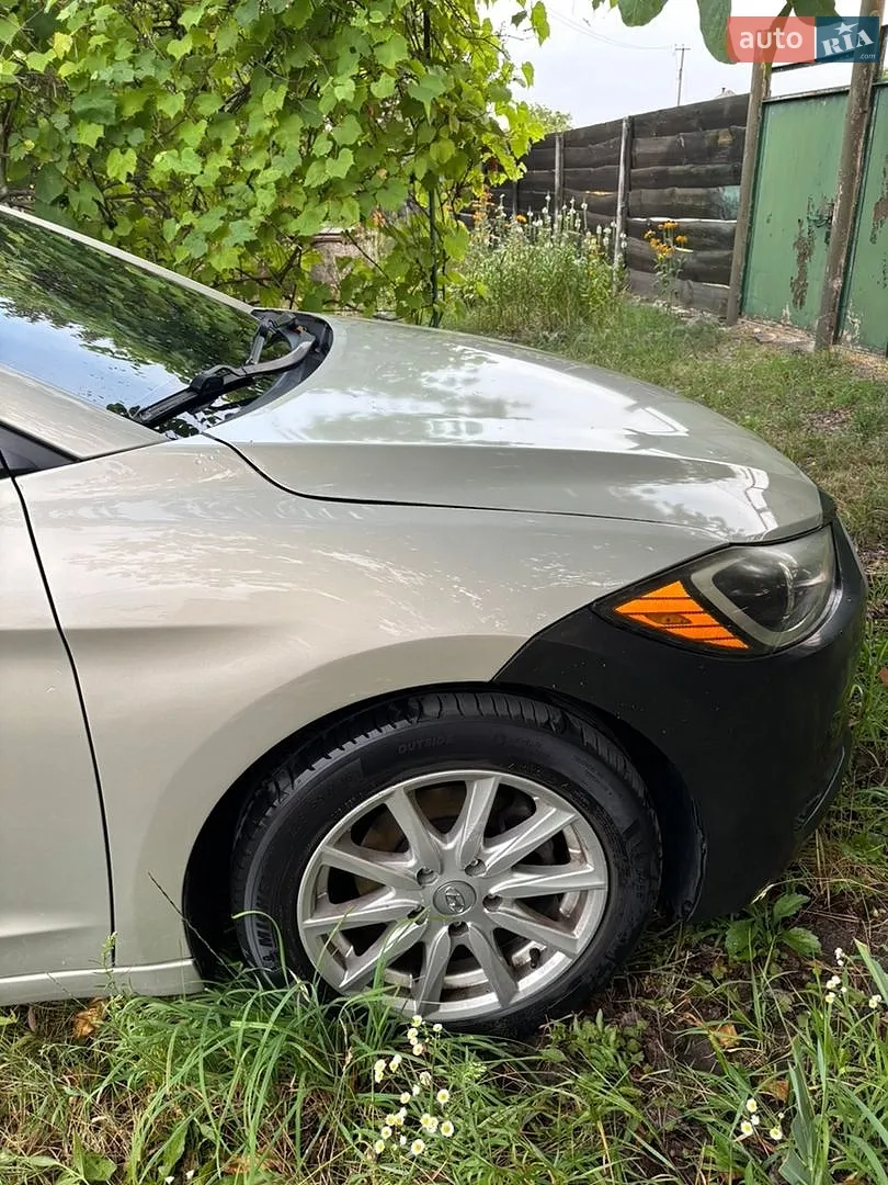 2016 Hyundai Elantra - мініатюра 8