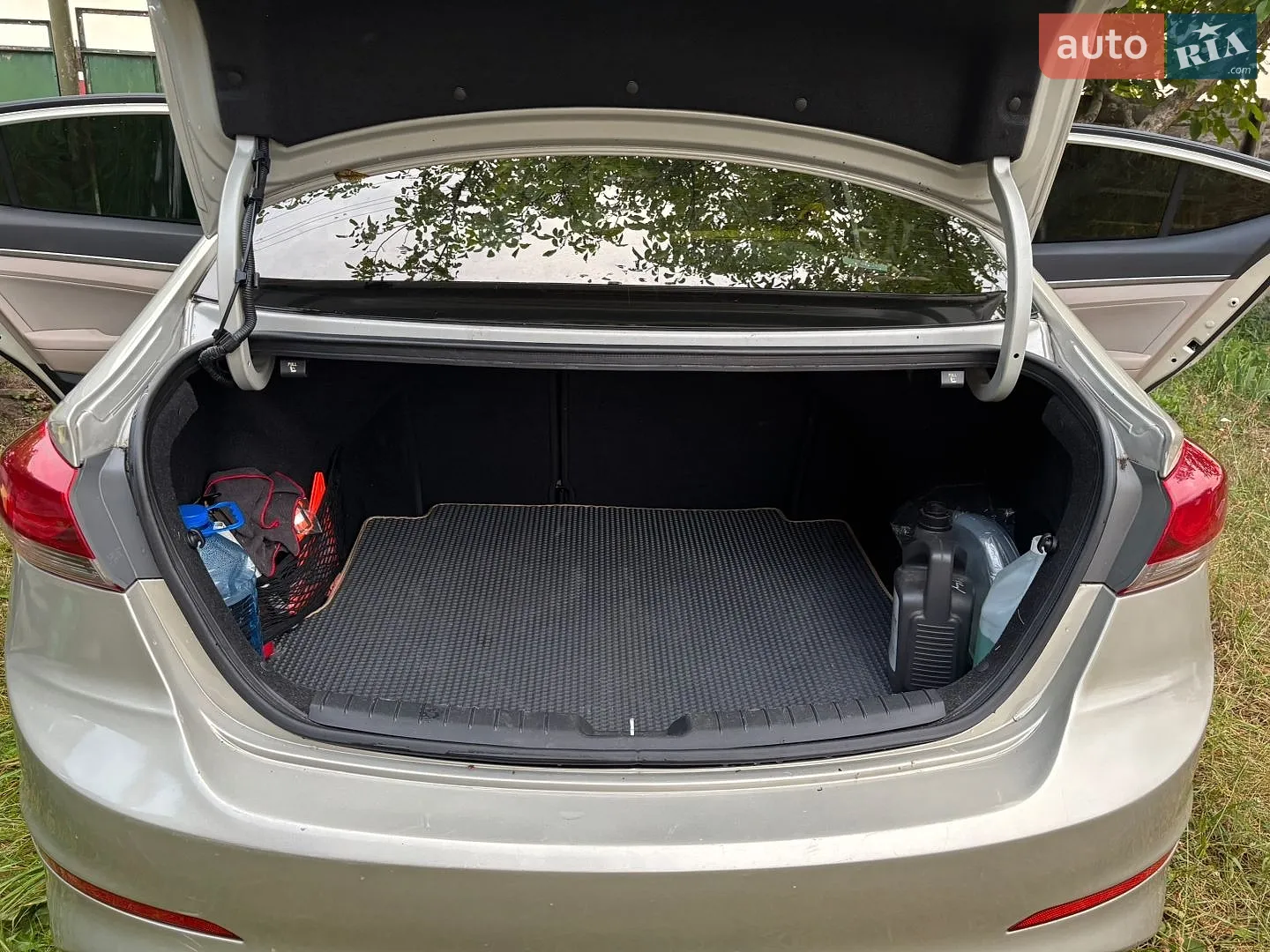 2016 Hyundai Elantra - мініатюра 17