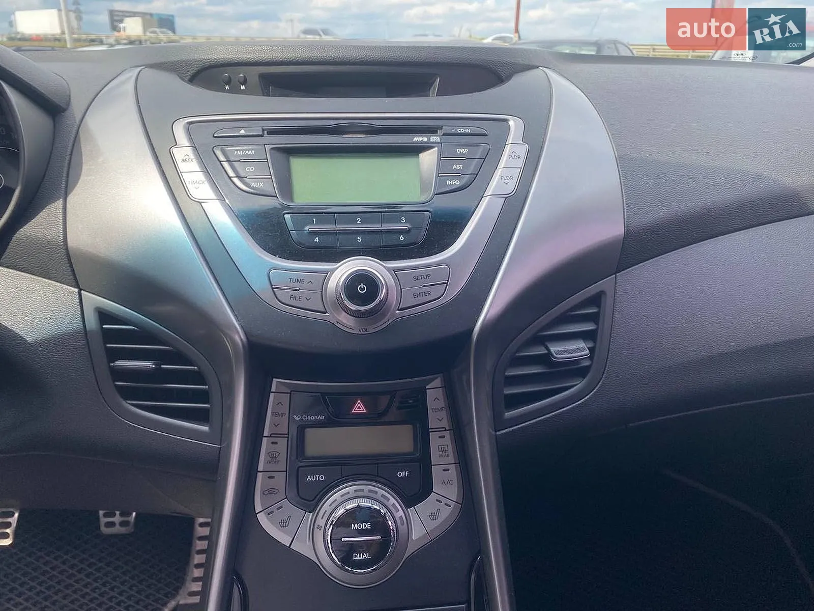 2013 Hyundai Elantra - мініатюра 19