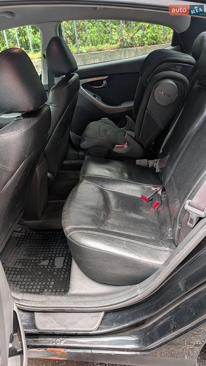 2013 Hyundai Elantra - мініатюра 9
