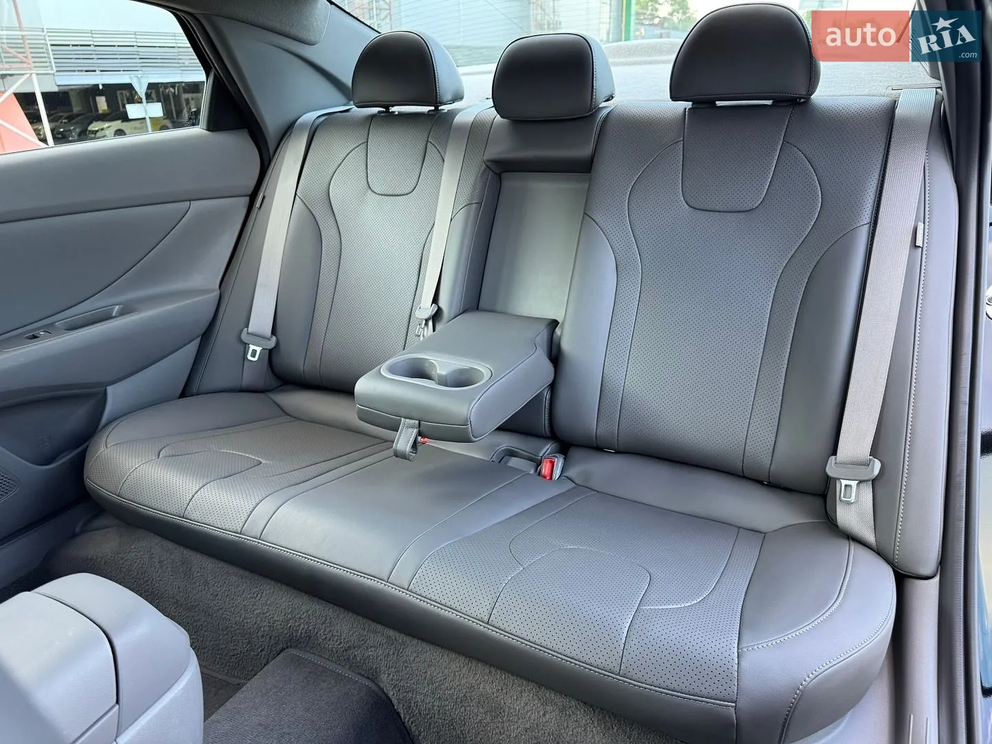 2024 Hyundai Elantra - мініатюра 12