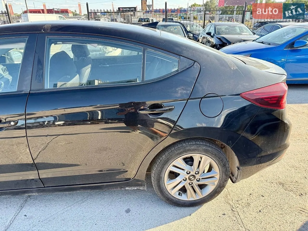 2018 Hyundai Elantra - мініатюра 25