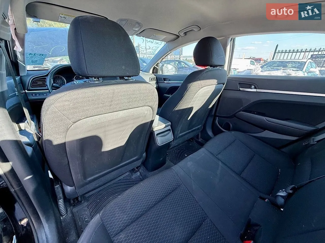 2018 Hyundai Elantra - мініатюра 30