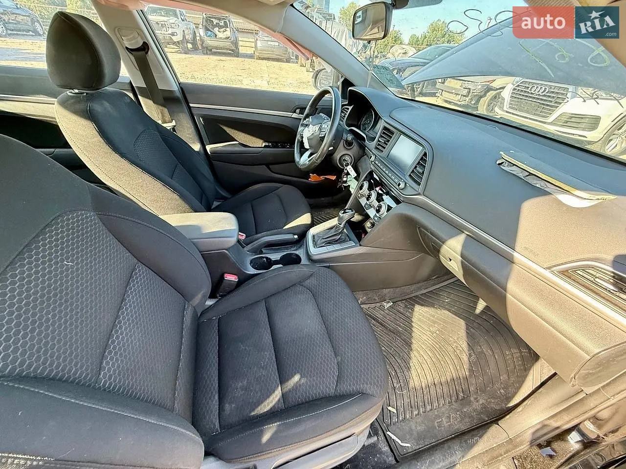 2018 Hyundai Elantra - мініатюра 38