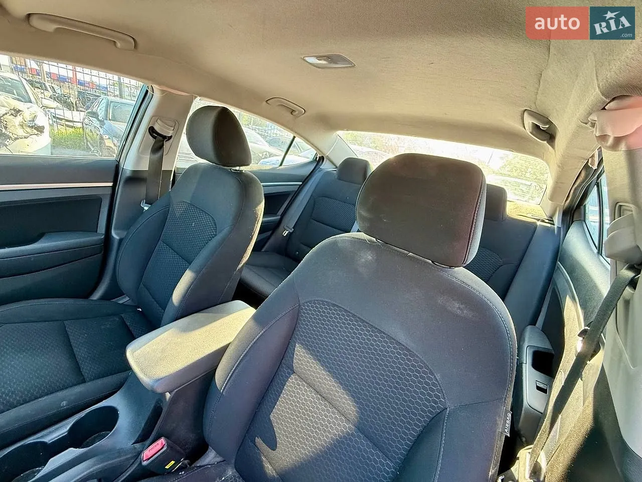 2018 Hyundai Elantra - мініатюра 40