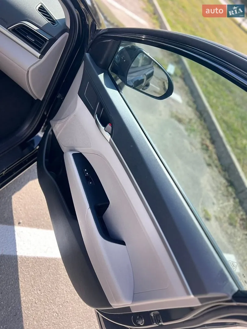 2019 Hyundai Elantra - мініатюра 13