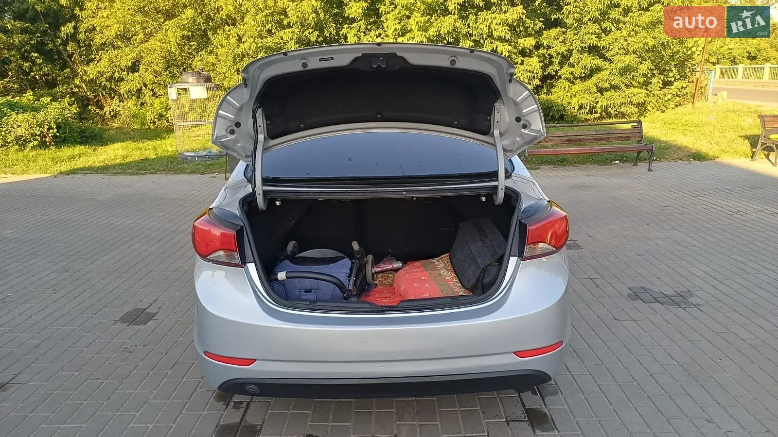 2013 Hyundai Elantra - мініатюра 11