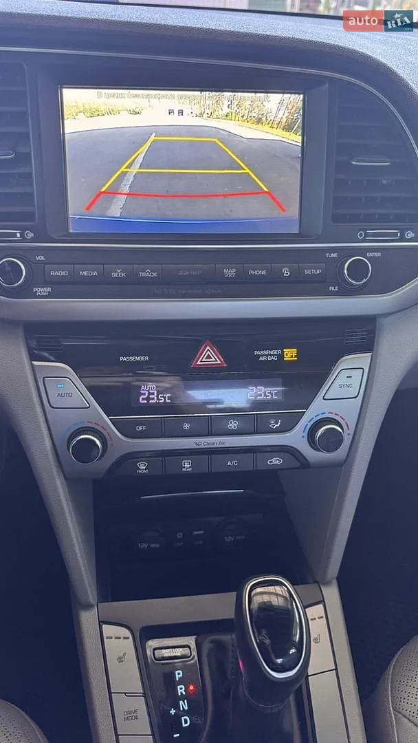 2016 Hyundai Elantra - мініатюра 19