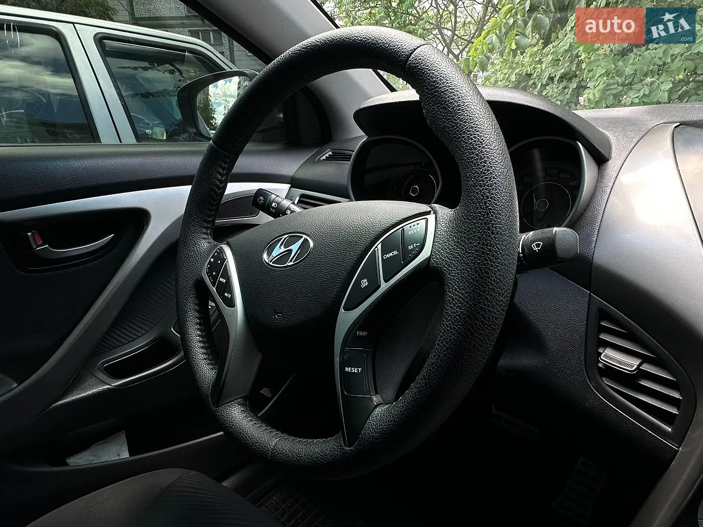 2012 Hyundai Elantra - мініатюра 21